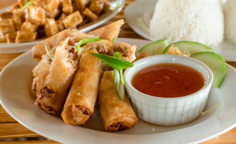 Lumpia Jawa Tengah, Camilan Khas yang Lezat dan Menggugah Selera