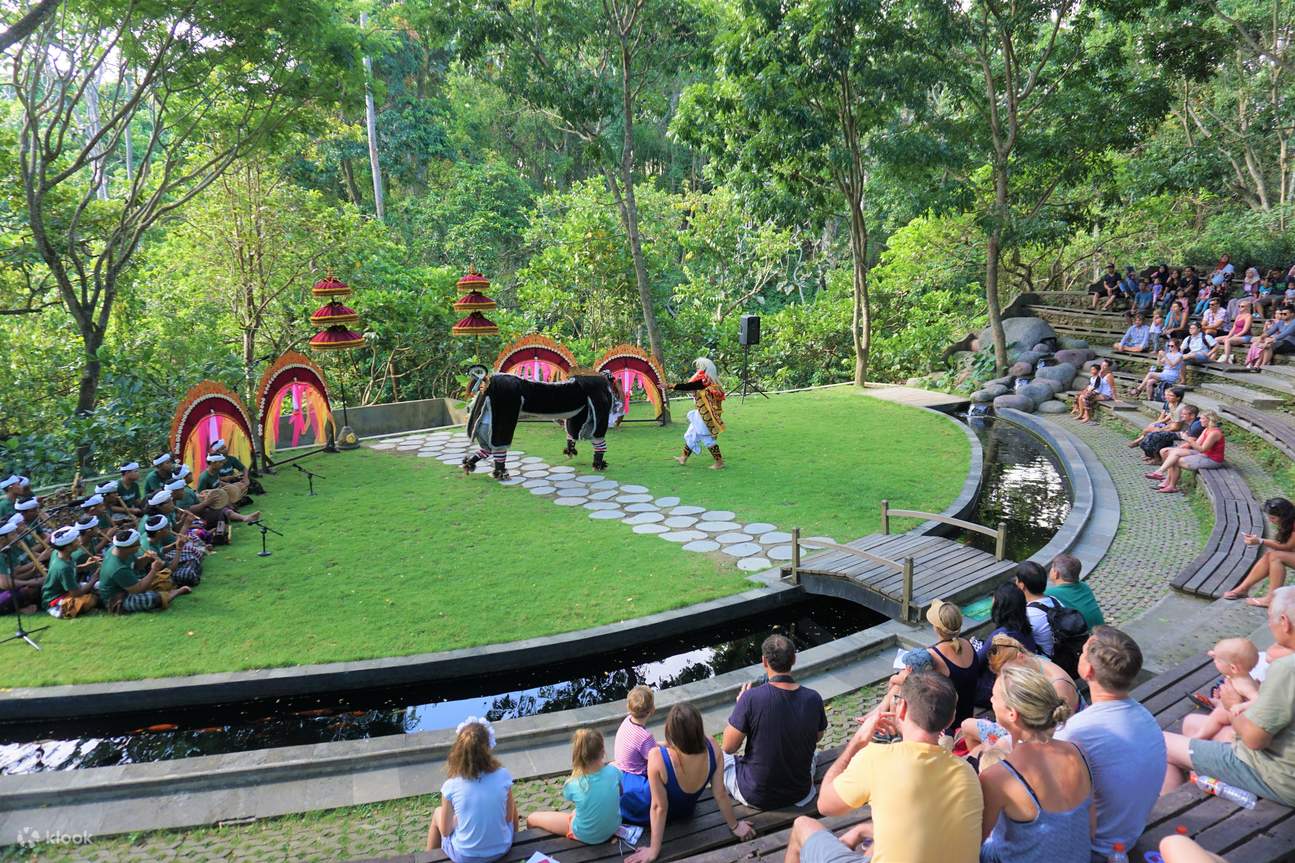 Mandala Suci Wenara Wana, Keindahan Alam dan Spiritualitas di Ubud