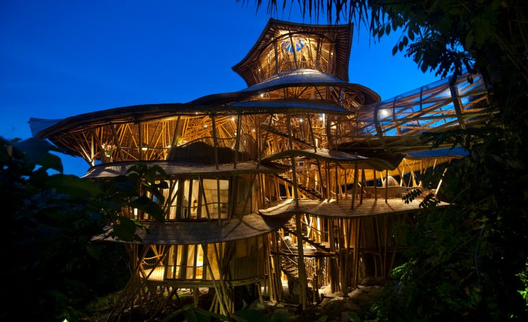 Mengintip Keindahan Sharma Spring Bamboo House, Surga Tersembunyi di Bali