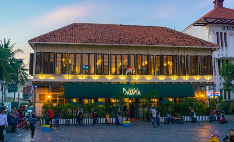 Cafe Batavia, Suasana Klasik di Jantung Kota Tua Jakarta