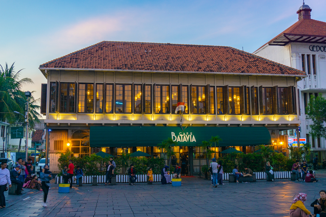 Cafe Batavia, Suasana Klasik di Jantung Kota Tua Jakarta