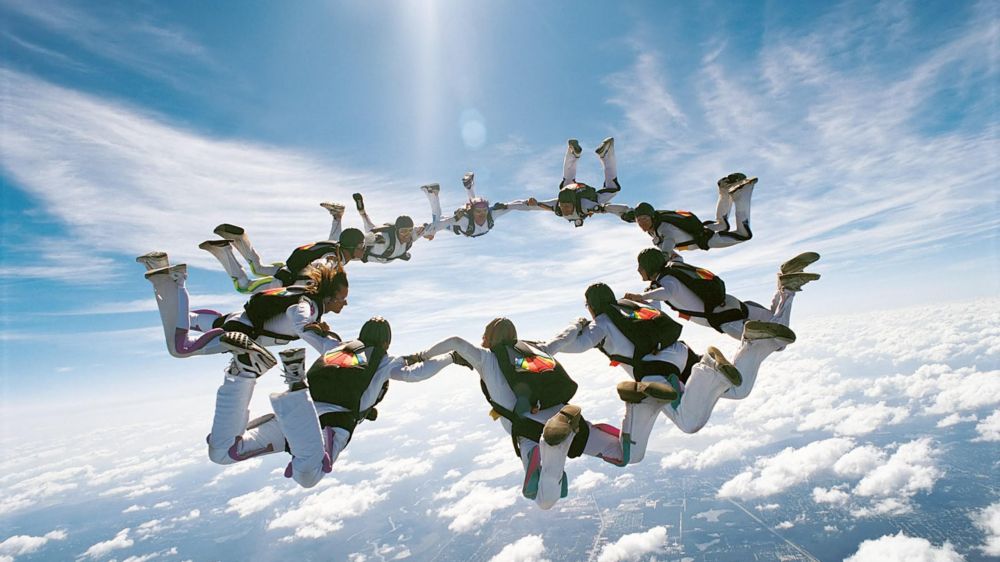 Skydiving, Sensasi Terjun Bebas dari Langit