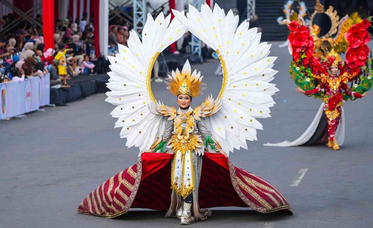 Mengenal Jember Fashion Carnaval, Dari Festival Lokal ke Panggung Internasional