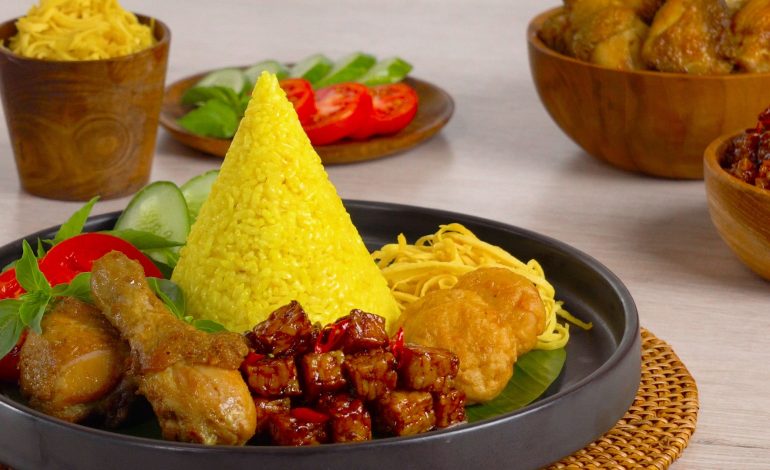 Nasi Tumpeng, Simbol Kebersamaan dalam Tradisi Kuliner Indonesia