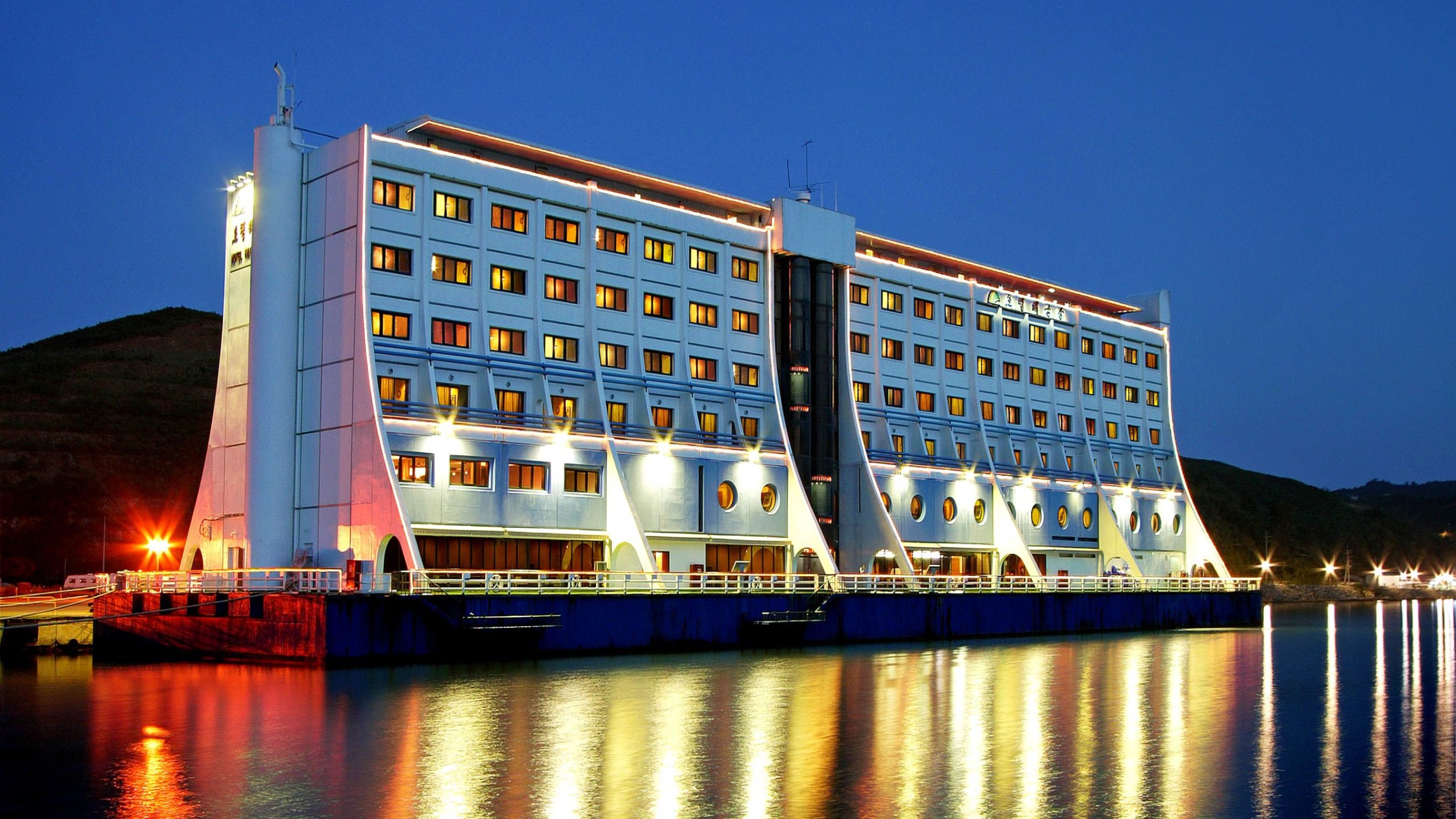 The Floating Hotel, Pengalaman Menginap yang Tak Terlupakan