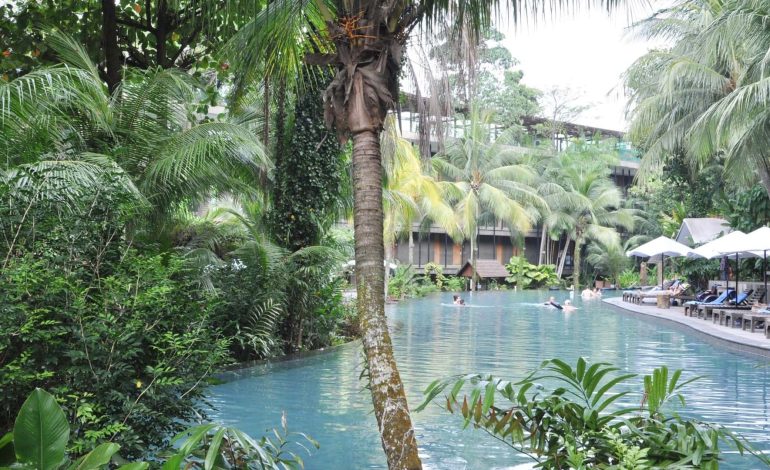 Kelebihan dan Kekurangan Menginap di Siloso Beach Resort