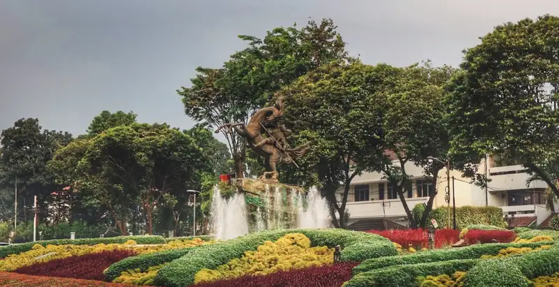 Taman Suropati, Sejarah dan Perkembangannya sebagai Destinasi Wisata