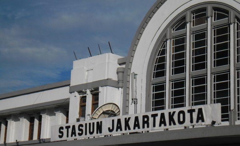 Panduan Lengkap, Rute dan Layanan di Stasiun Kereta Api Jakarta Kota