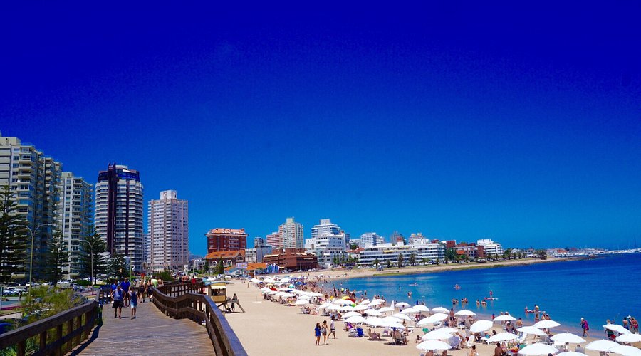 Menjelajahi Pantai Punta del Este