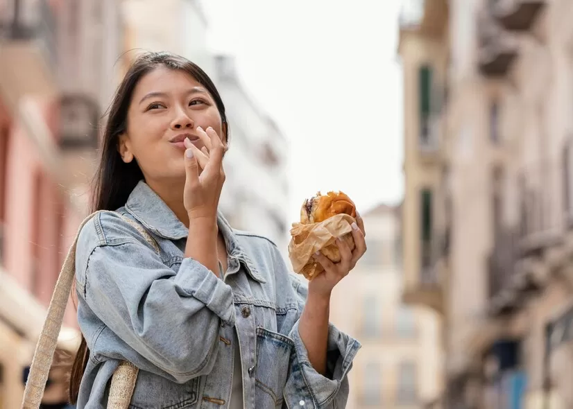 Menghemat Biaya Makan Saat Traveling, Strategi Cerdas untuk Petualang Hemat