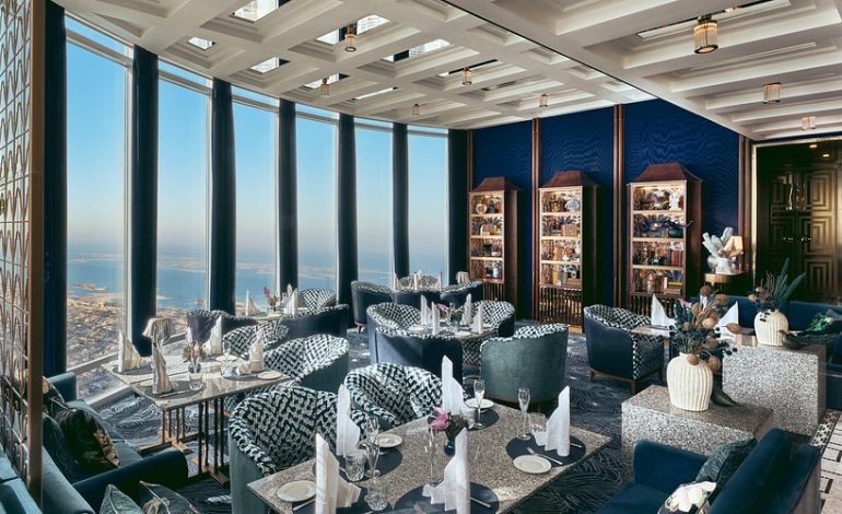 At.mosphere Burj Khalifa, Menikmati Kuliner di Puncak Dunia