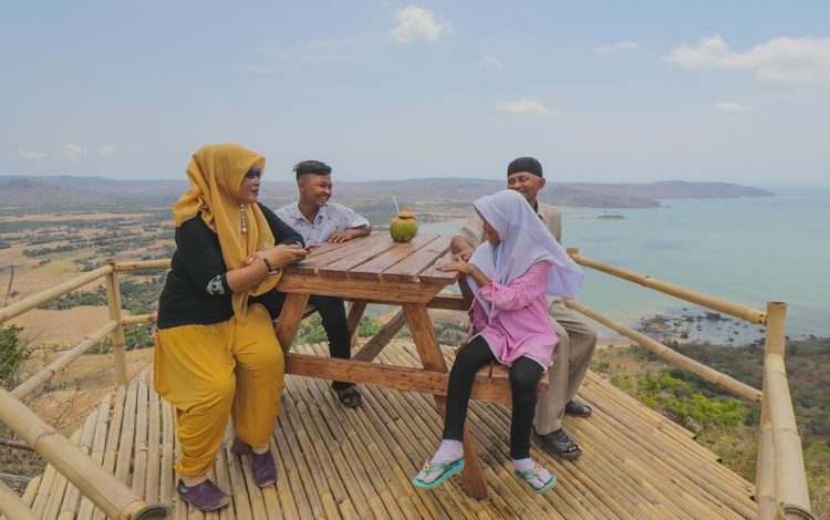 Panduan Liburan Keluarga di Geopark Ciletuh, Menikmati Alam dan Budaya Sukabumi