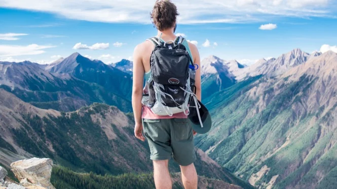 Menemukan Jati Diri Lewat Solo Traveling di Indonesia