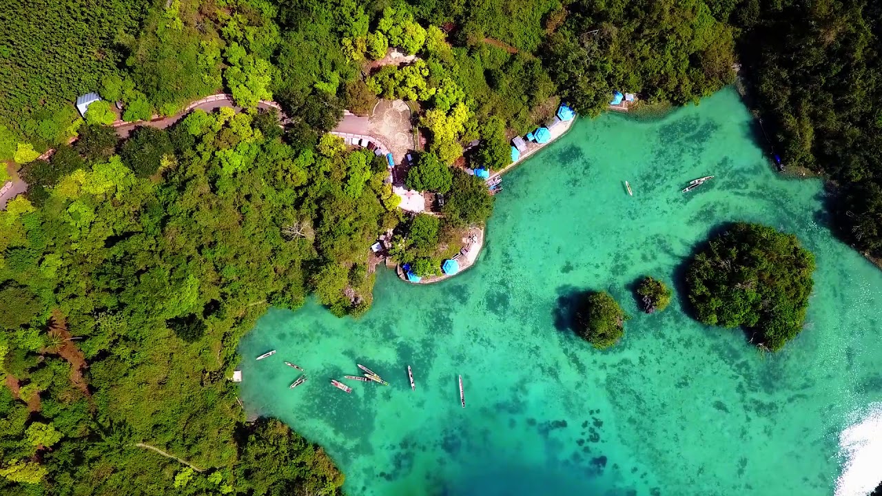 Eksotisme Danau Napabale yang Terhubung Langsung ke Laut