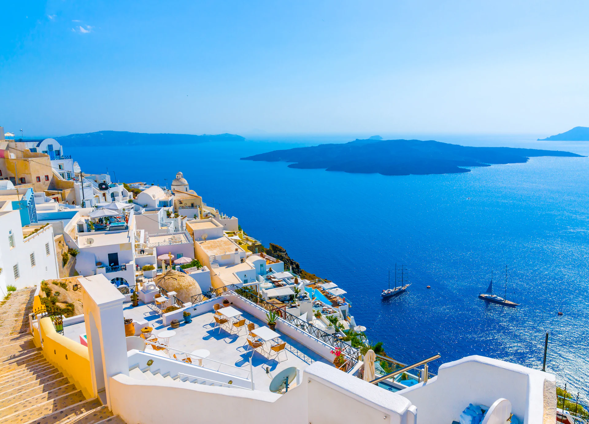 Santorini, Pesona Pulau Yunani dengan Pemandangan Memukau dan Sejarah Kaya