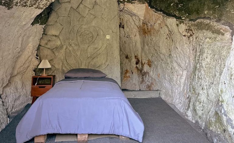 Caving Retreat, Menginap di Dalam Gua Alam, Sensasi Eksotis dan Tak Terlupakan