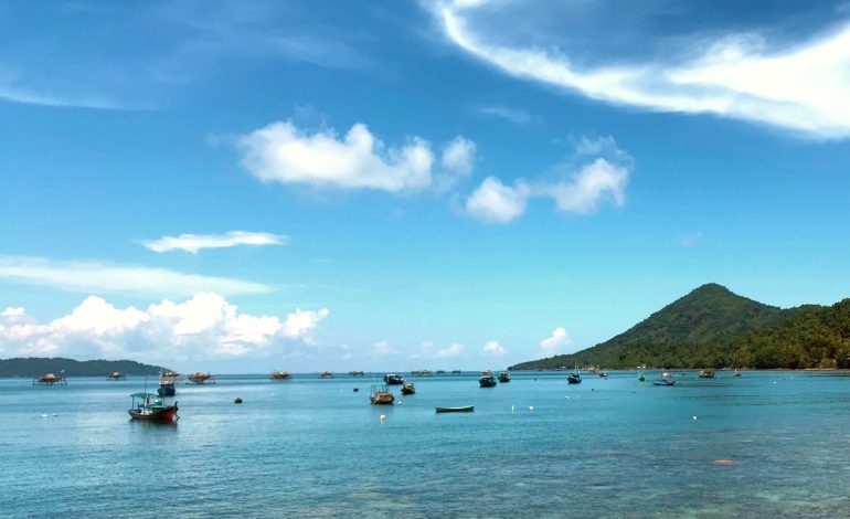 Pesona Pulau Lemukutan sebagai Destinasi Keluarga yang Belum Banyak Terungkap