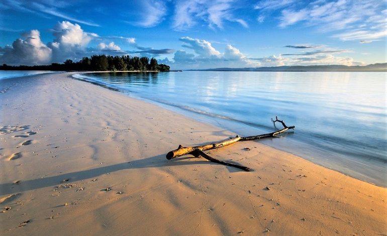 Pulau Kolorai, Surga Tersembunyi untuk Solo Traveler di Maluku Utara