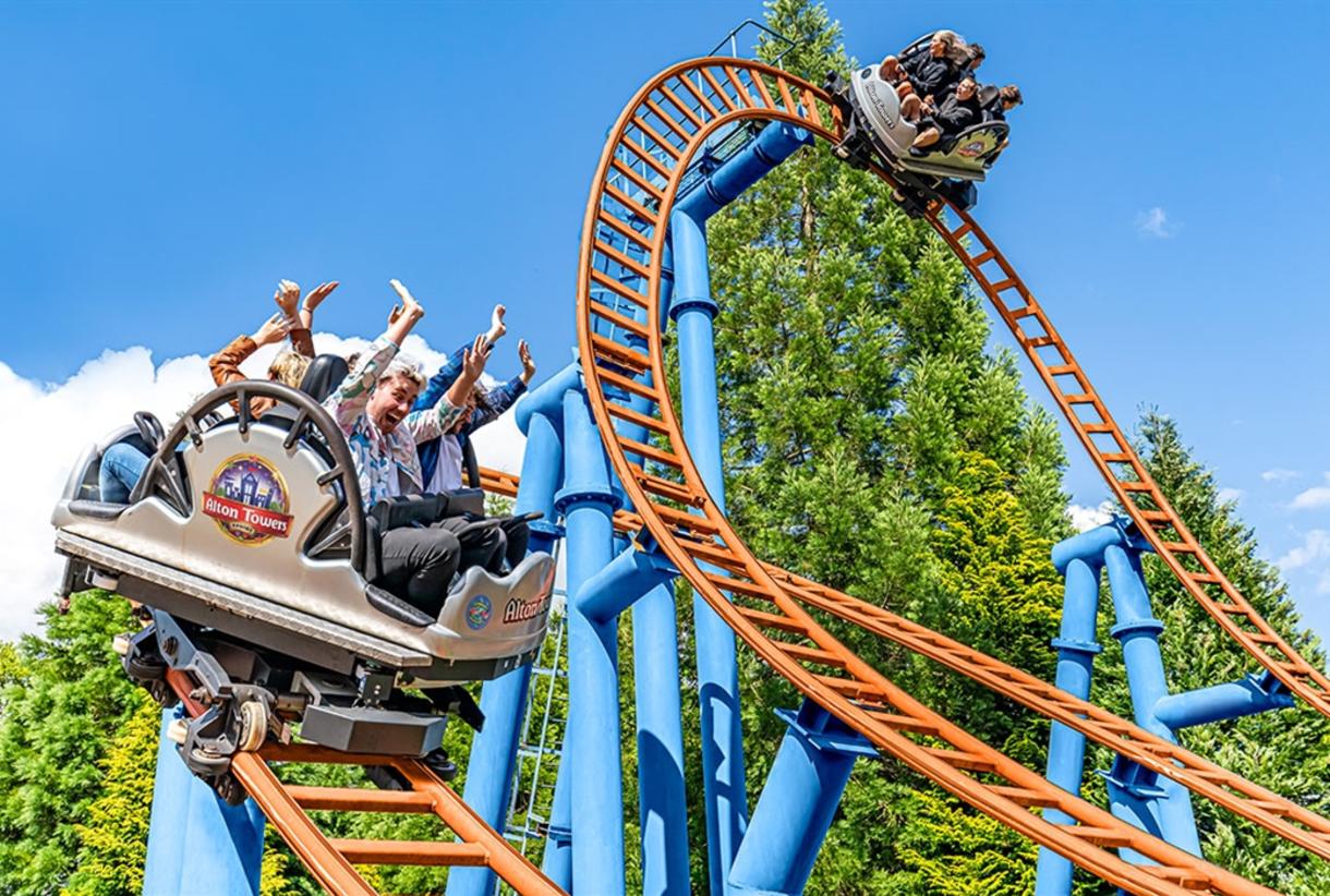 Menjelajahi Alton Towers, Destinasi Taman Hiburan Utama di Inggris