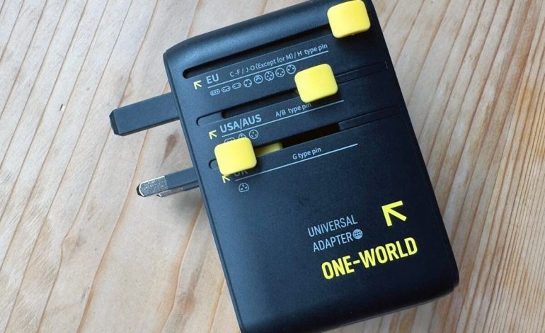 Baseus EnerCore CG11, Adapter Universal Canggih untuk Traveler Kekinian