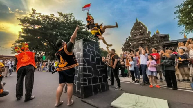 Festival Lompat Batu Nias, Tradisi Keberanian dari Pulau Sejarah