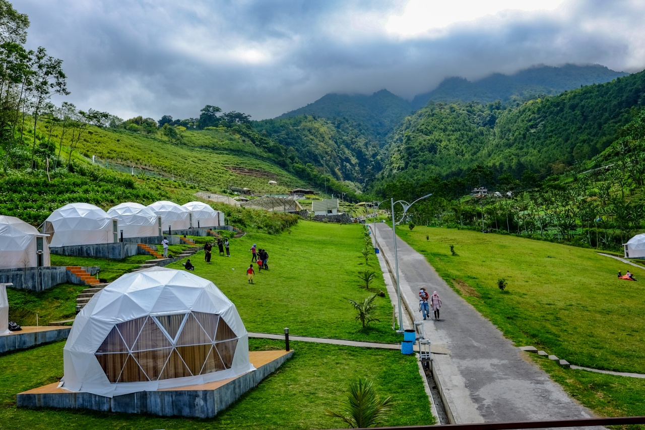 Glamping Vulkanik, Liburan Alam Eksklusif di Lereng Gunung