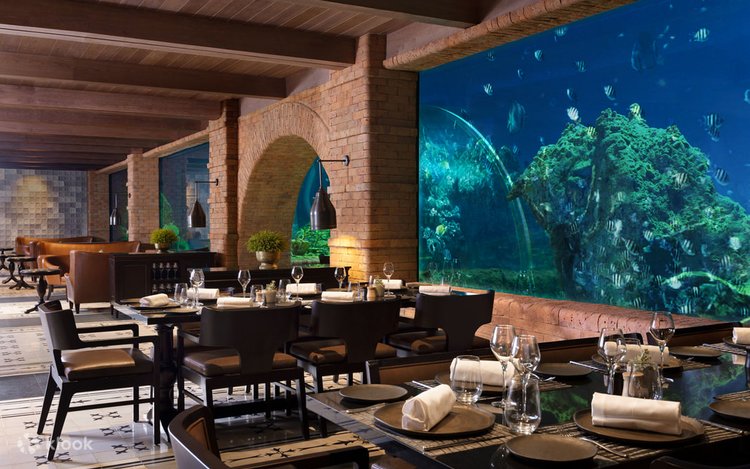 Koral Restaurant, Pengalaman Bersantap Mewah di Bawah Laut Bali