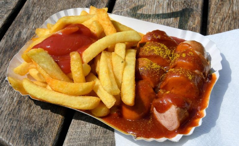 Currywurst, Ikon Kuliner Jalanan Jerman yang Lahir dari Zaman Pasca-Perang