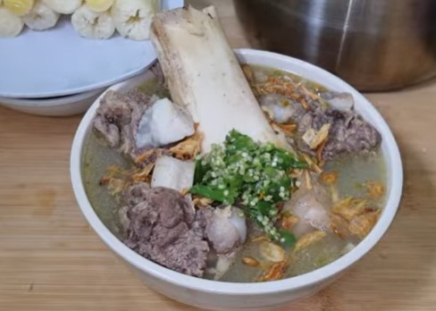 Kaledo, Sup Khas Sulawesi Tengah yang Menghangatkan