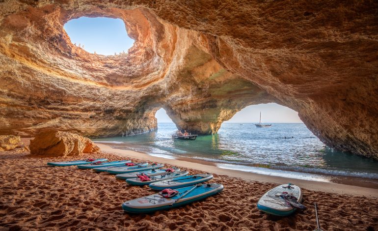 Benagil Cave, Rahasia Guha Laut Terindah di Algarve, Portugal