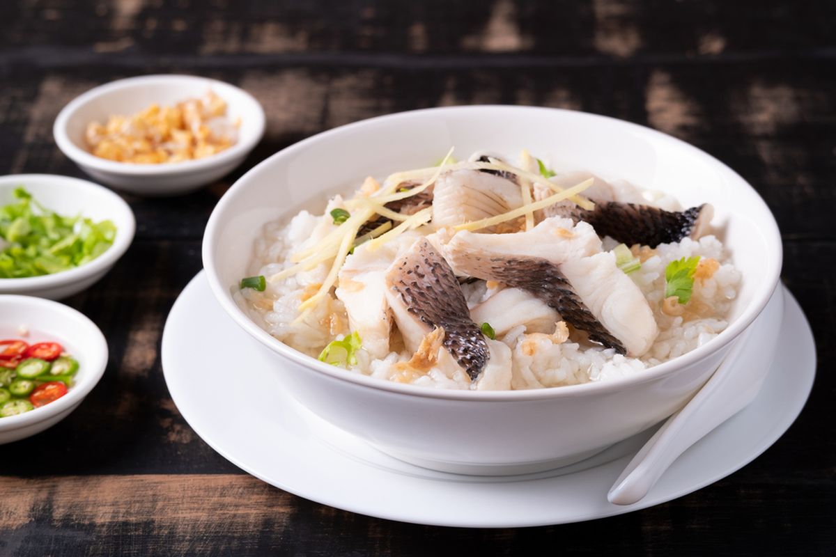 Bubur Ikan, Sarapan Hangat yang Menghangatkan Jiwa dari Pesisir Indonesia