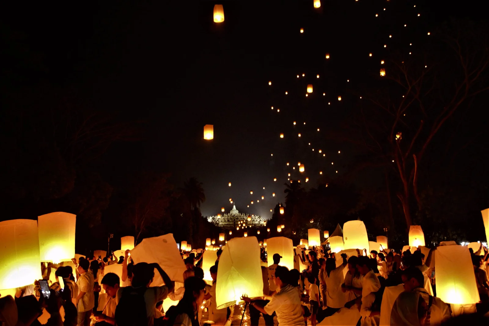 Festival Cahaya Seribu Lentera di Magelang, Keindahan Malam yang Sarat Makna