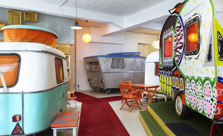 Hüttenpalast, Petualangan Menginap Unik di Jantung Berlin yang Hipster