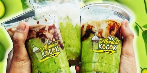Es Pokat Kocok Medan, Minuman Legendaris Alpukat yang Manis Legit dan Bikin Ketagihan