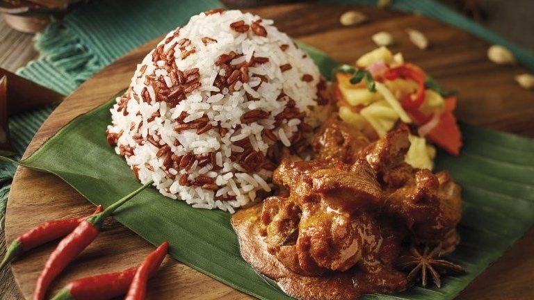 Nasi Dagang, Raja Sarapan Pantai Timur yang Tak Pernah Kehilangan Takhta