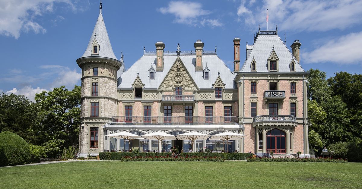 Schloss Szidónia, Permata Sejarah dan Kemewahan di Tengah Hutan Hongaria