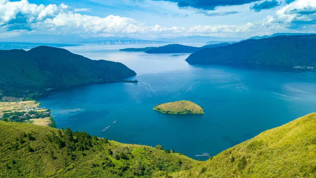 Wisata Danau Toba, Tempat Langit & Air Jadi Satu Warna
