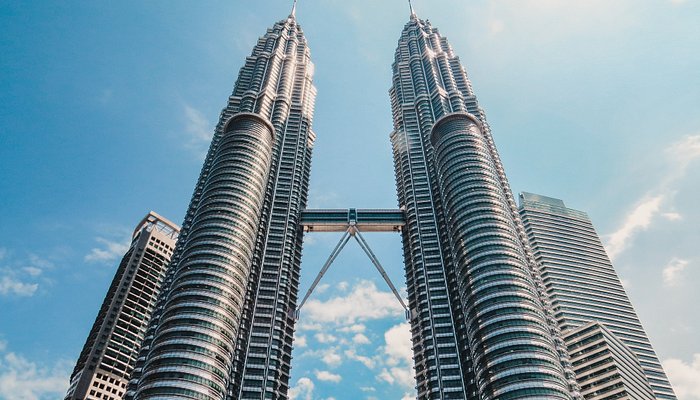 Menara Kembar Petronas, Ikon Arsitektur Modern yang Menjadi Kebanggaan Malaysia