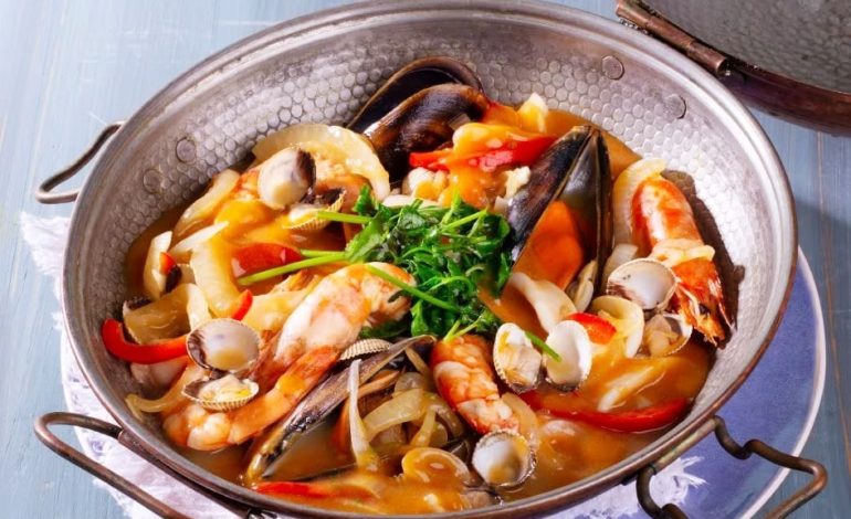 Cataplana de Marisco, Hidangan Laut Ikonik dari Algarve, Portugal