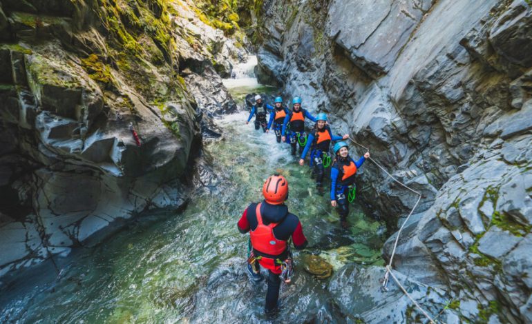 Canyon Exploring, Petualangan Menantang di Lembah Alam yang Spektakuler