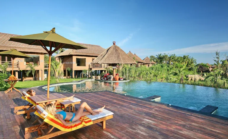 Mara River Safari Lodge, Menginap di “Afrika” Tengah Bali, Lengkap dengan Pemandangan Hewan Liar dari Teras Kamar!