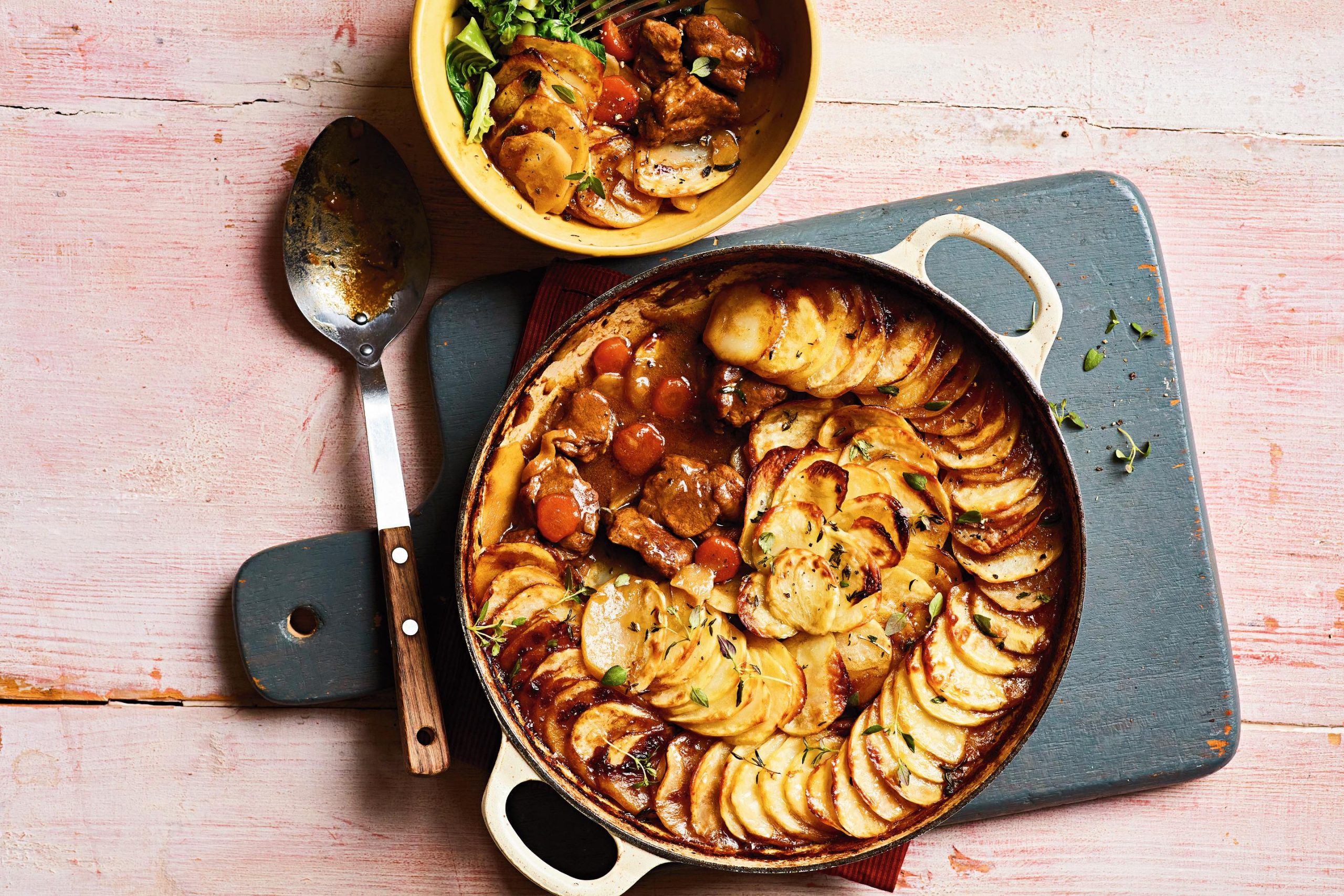 Lancashire Hotpot, Stew Hangat Khas Utara Inggris yang Penuh Kenyamanan