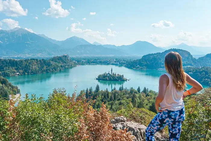 Mengapa Setiap Orang Harus Coba Solo Trip Sekali Seumur Hidup: Pengalaman yang Mengubah Hidup
