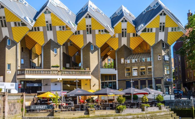 Stayokay Cube Houses, Menginap di Rumah Kubus Ikonik Rotterdam yang Penuh Keunikan