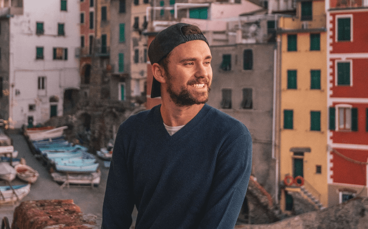 Bruno Maltor, Petualang Prancis yang Menginspirasi Jutaan Orang Lewat Cerita Perjalanan Autentik