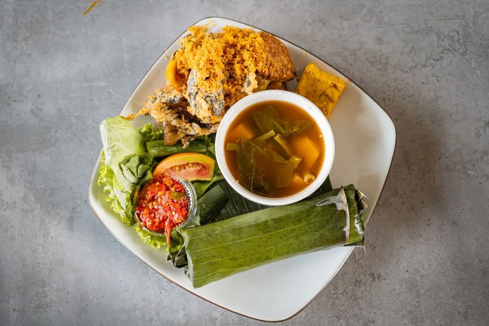 Nasi Timbel, Hidangan Khas Sunda yang Gurih dan Menggugah Selera