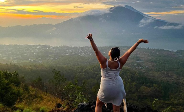 Solo Travel adalah Terapi, Cara Menyembuhkan Patah Hati dengan Perjalanan Sendiri