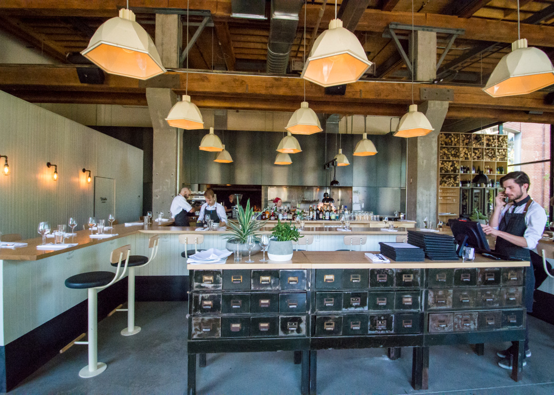 Hoogan et Beaufort, Restoran Michelin Star di Montreal yang Mengusung Masakan Musiman dan Api Kayu