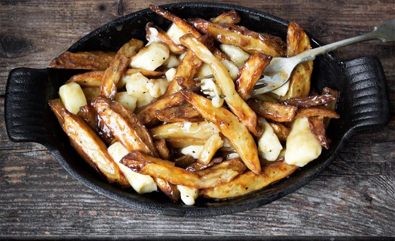 Poutine, Hidangan Ikonik Kanada yang Gurih dan Menggugah Selera