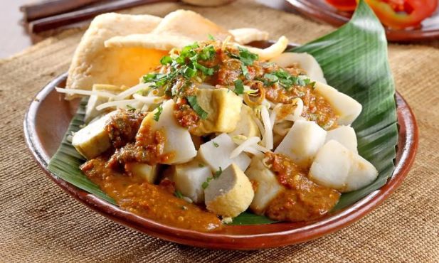 Kupat Tahu, Kuliner Khas Jawa yang Gurih dan Segar